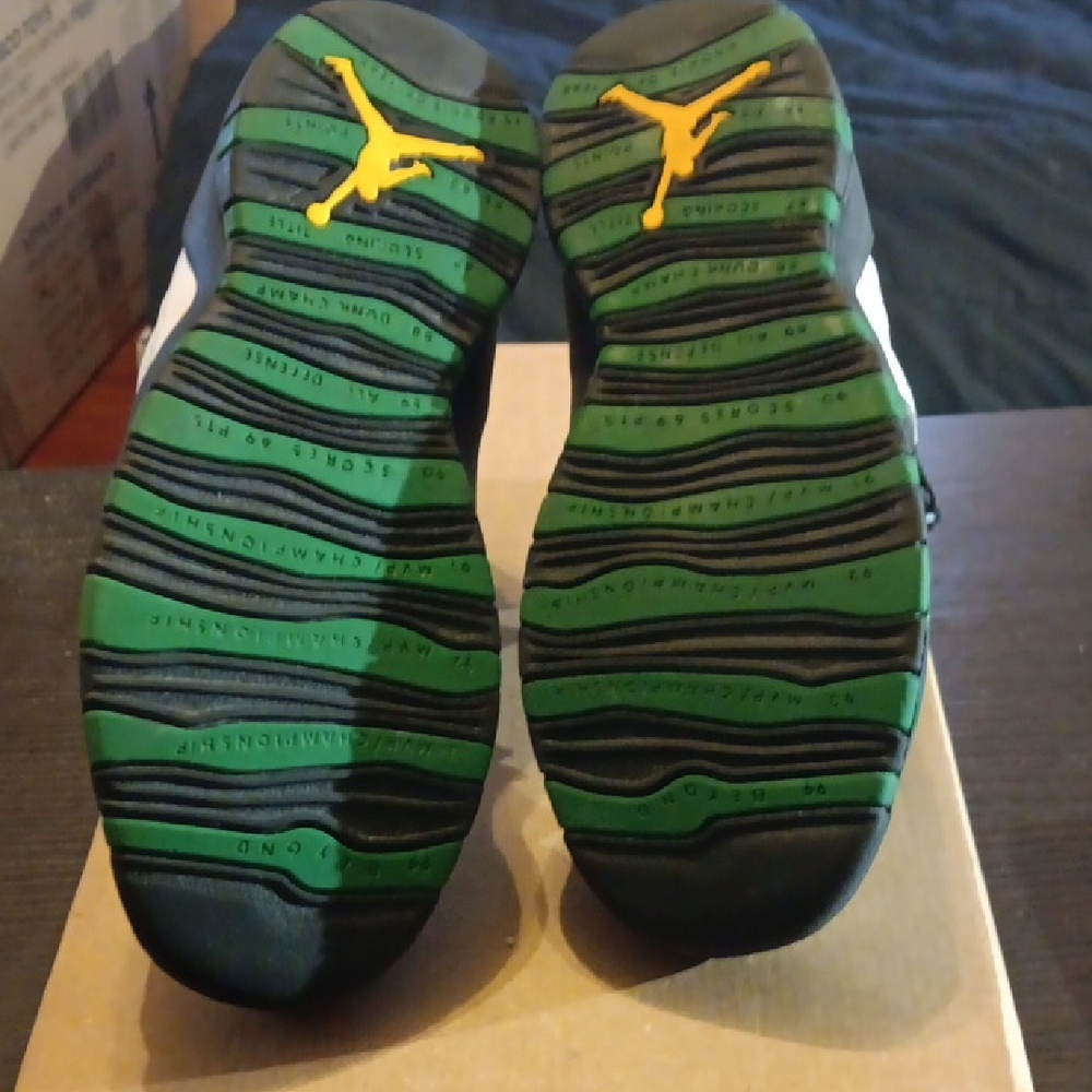 Jordan 10 Retro (GS) "Seattle" (2019) Mens 6Y Womens 7.5 EUC - Picture 9 of 9